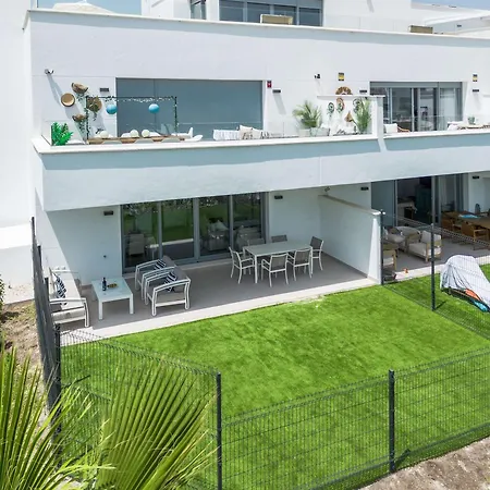 Apartamento Corner Property-free Parking-pool-close To - Acgua Garden B-1-ba *