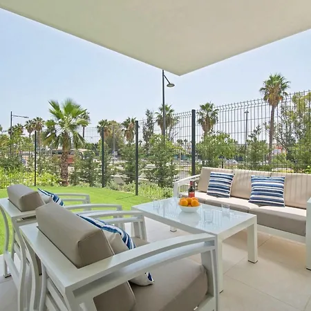 Corner Property-free Parking-pool-close To - Acgua Garden B-1-ba *